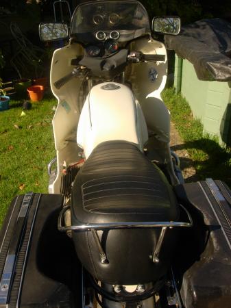 La selle série sept remplace la mono